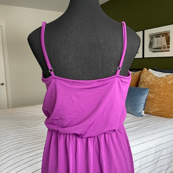 Purple dress with elastic waist and adjustable straps in EUC. Size M. - Picture 7 of 9